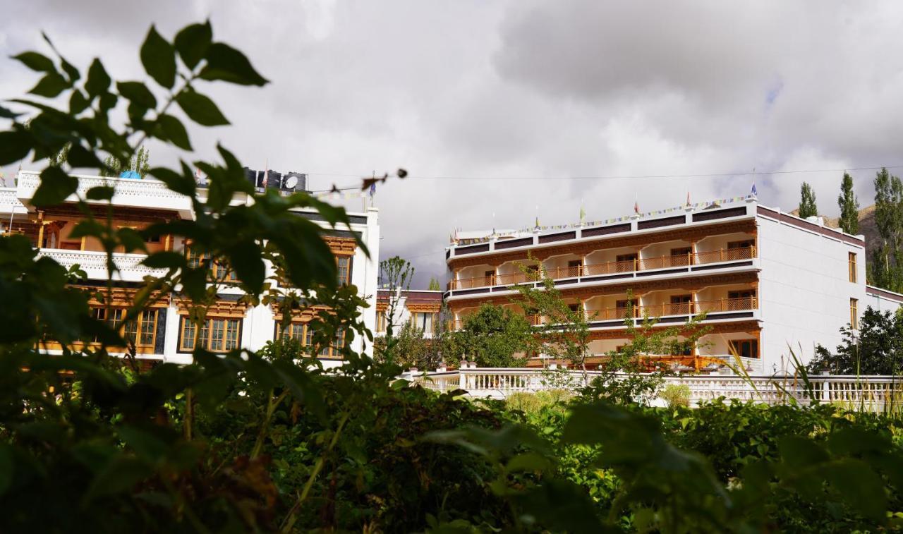 Hotel The Grand Khasdan Leh Bagian luar foto